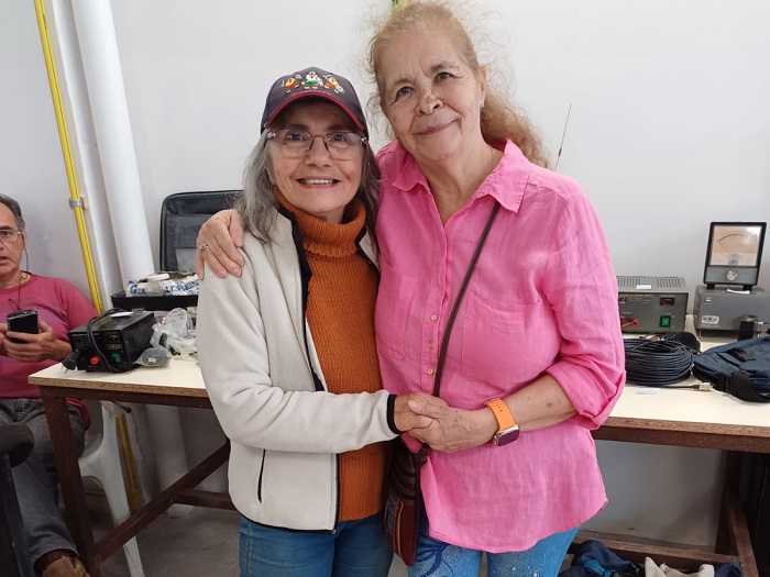 bb_lu2's tweet photo. @Lu5ag_Raul @lu4aao Clarita y Beatriz, LU2BB https://t.co/pqT5CdrzbV