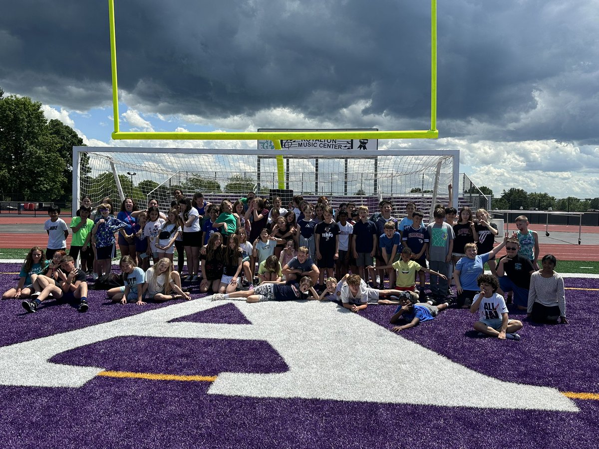 mrsjohnsonNRES's tweet photo. This past Thursday was a wonderful last day with a fantastic group of students! Happy summer Raptors! #nrinspiregreat #rulingtheskies https://t.co/O0OcFGfNKF