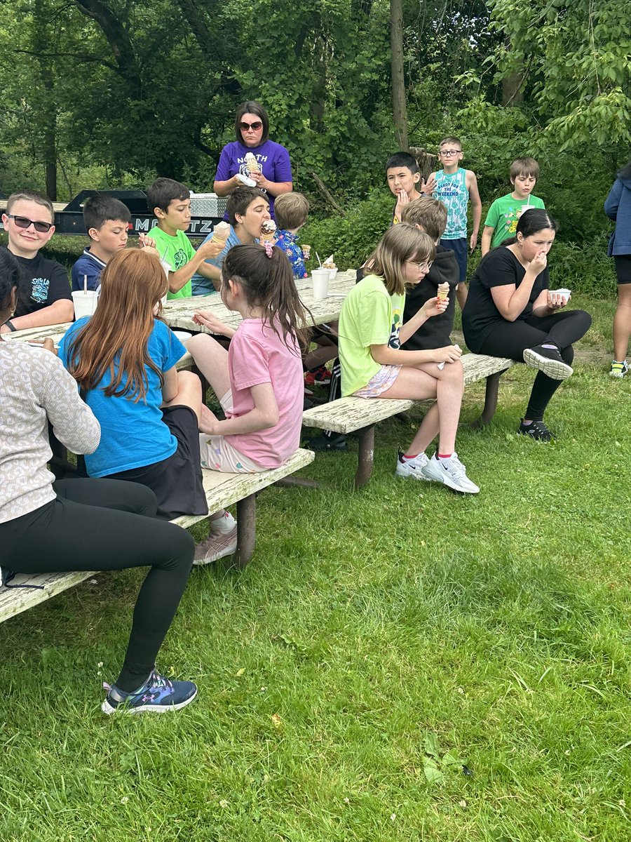 mrsjohnsonNRES's tweet photo. This past Thursday was a wonderful last day with a fantastic group of students! Happy summer Raptors! #nrinspiregreat #rulingtheskies https://t.co/O0OcFGfNKF