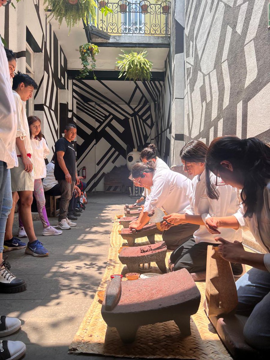 ChocolateMUCHO's tweet photo. #CelebramosMUCHO #Museumweek2024
#CoexistirMW
9 junio 2024
#ElMUCHO es un museo incluyente donde #conviven y convergen ideas, experiencias, conexiones, sabores que aportan a la gran cultura mexicana del cacao y a la cultura mundial del chocolate. https://t.co/Exn5Dj9Kj7