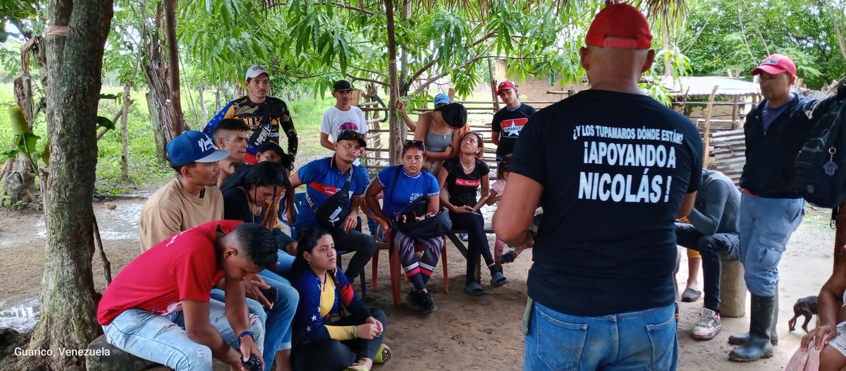 Si tenemos una juventud clara y formada tendremos una patria en buenas manos..🔴⚫🇻🇪

#1x10VictoriaPerfecta 
@NicoLike2024 
<a href="/TupamaroMRT_/">Movimiento Revolucionario TUPAMARO Vzla.</a> 

Circulo de estudio conjuntamente con la juventud del @GPSSB, de <a href="/GuayabalMrt/">mrt_guayabal</a> 👇👇
