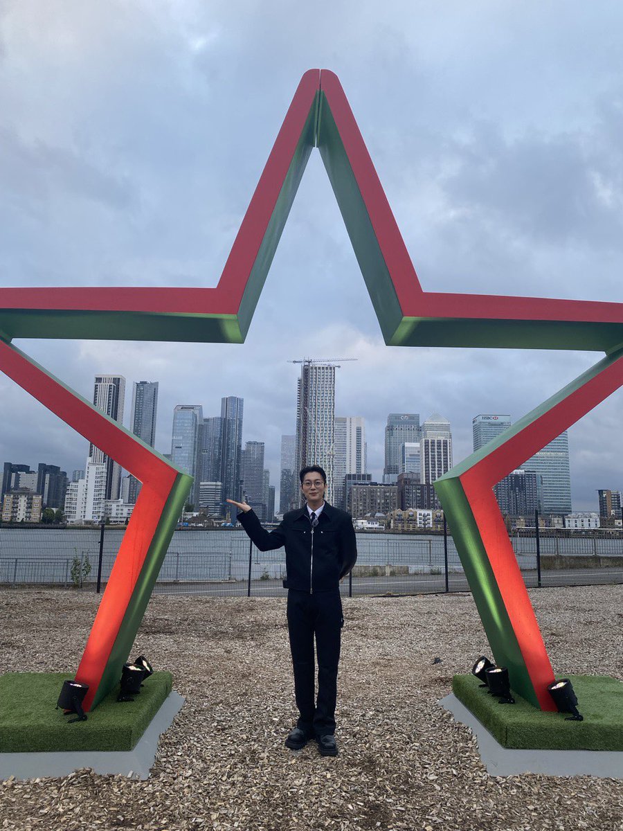 Highlight_AUent's tweet photo. [From. 두준] 월요일을 여는 두준 님의 메세지 입니다:)

💙

[두준] 안녕하세요 두준입니다!! 요즘 날씨가 많이 더워졌는데 다들 잘 지내고 계신가요? 인스타 로긴에 문제가 생겨서 이번주까지만 회사 계정으로 인사드릴게요!!! 이번 주도 화이팅!! 💡💡💡

💙

#하이라이트 #HIGHLIGHT
#비스트 #BEAST
#윤두준 #YOONDUJUN