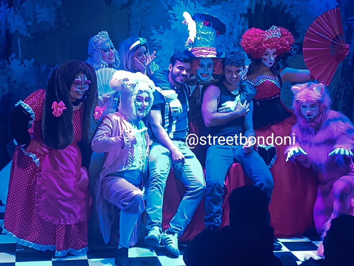 streetbondoni's tweet photo. Acompañamos a @JoaquinBondoni en la  función de teatro donde fue invitado para la celebración del cumpleaños de Jonathan Valenzuela #JoaquinBondoni https://t.co/RvNlJW4Apx
