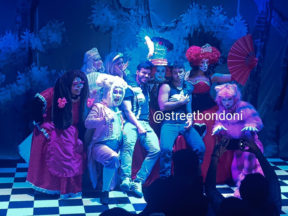 streetbondoni's tweet photo. Acompañamos a @JoaquinBondoni en la  función de teatro donde fue invitado para la celebración del cumpleaños de Jonathan Valenzuela #JoaquinBondoni https://t.co/RvNlJW4Apx