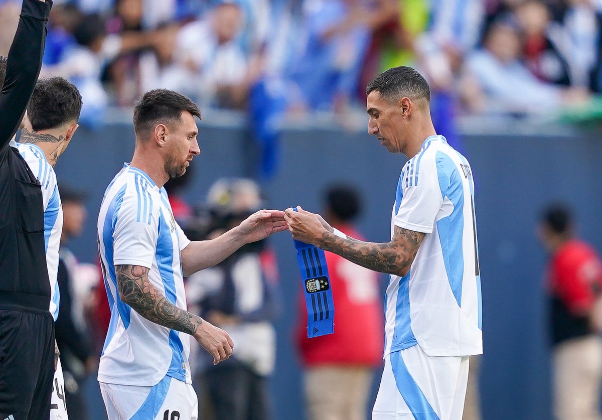 Argentina's tweet photo. 🏆 #SelecciónMayor 🎙️ Ángel Di María: "Lo importante es que estamos bien y con la ilusión de lograr más objetivos". https://t.co/ygpymnb0cE