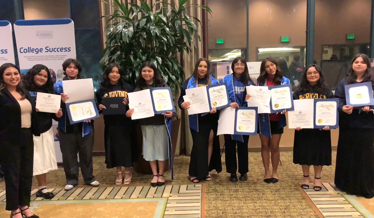 AsmValencia's tweet photo. 🎓 #TeamValencia had an incredible time at the 16th Annual @NACcenters Graduation Celebration! Congratulations to all the graduates of the Class of 2024. We are excited to see you all continue to succeed and embrace your bright futures. 🌟✨

#SeElCambio #AD68 https://t.co/FFYGtNFJHa