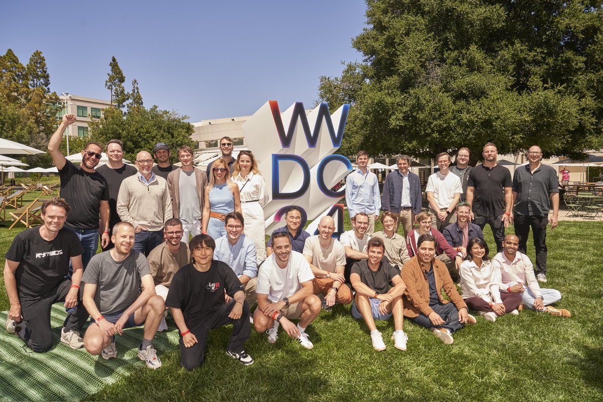 AppStore's tweet image. Congratulations to this year&apos;s #AppleDesignAwards winners! 

The ADAs recognize apps and games that demonstrate outstanding technical achievements and improve peoples lives in meaningful ways. 

We loved celebrating with the winners IRL to kick off #WWDC24.