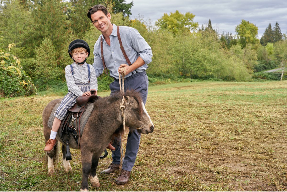 hallmarkchannel's tweet photo. Our hearts are melting! RT if you love Nathan @kevin_mcGarry teaching Little Jack #HylandGoodrich how to ride a horse. #Hearties https://t.co/1zDLUDH3NC