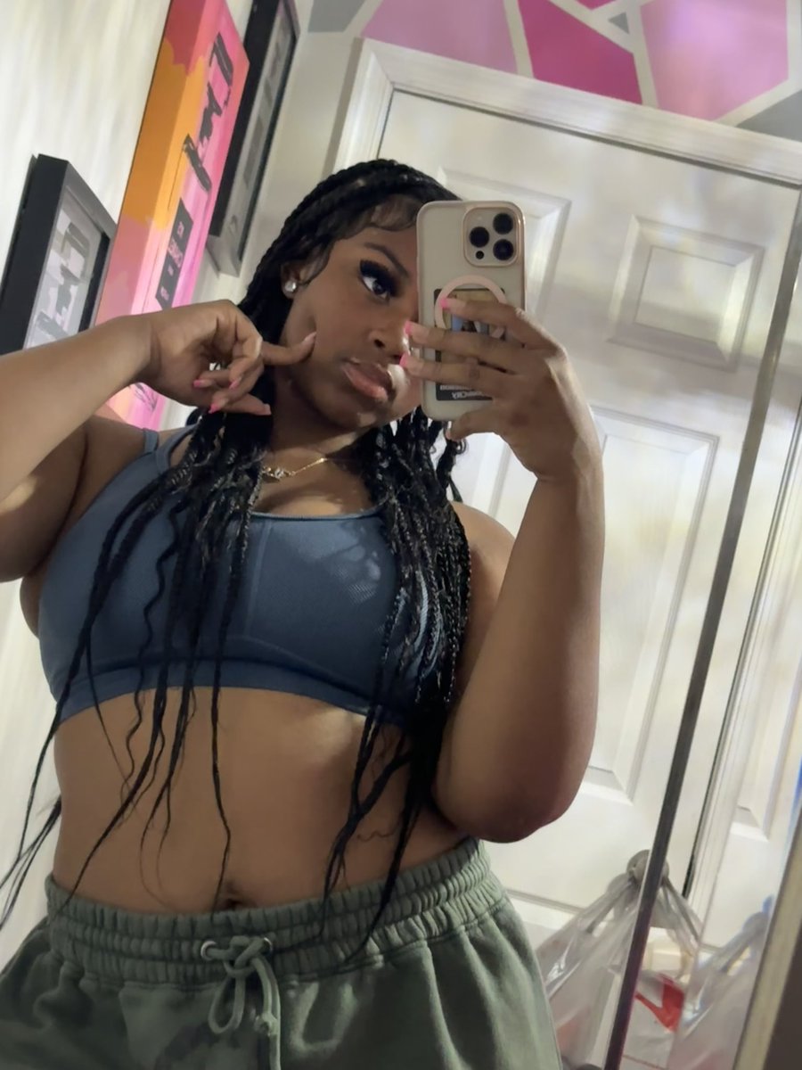 die444ty's tweet photo. im sexy so he nervousss #fineshxt https://t.co/pZiclZd2O4