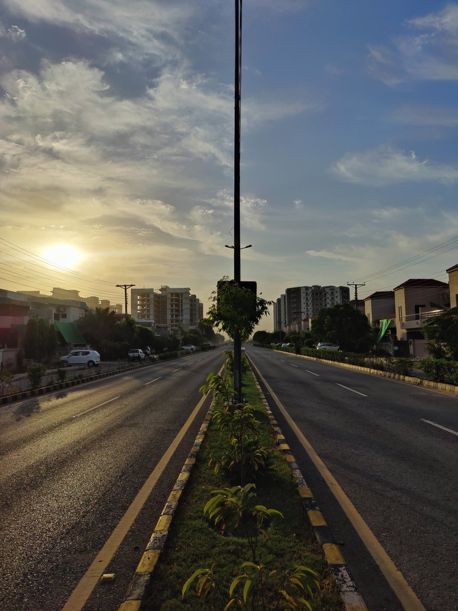awaiszakaa's tweet photo. 05:56
#pakistan #landscapes #landscapephotography #photooftheday #summer #stopurbanization https://t.co/LLOc0zDUZr