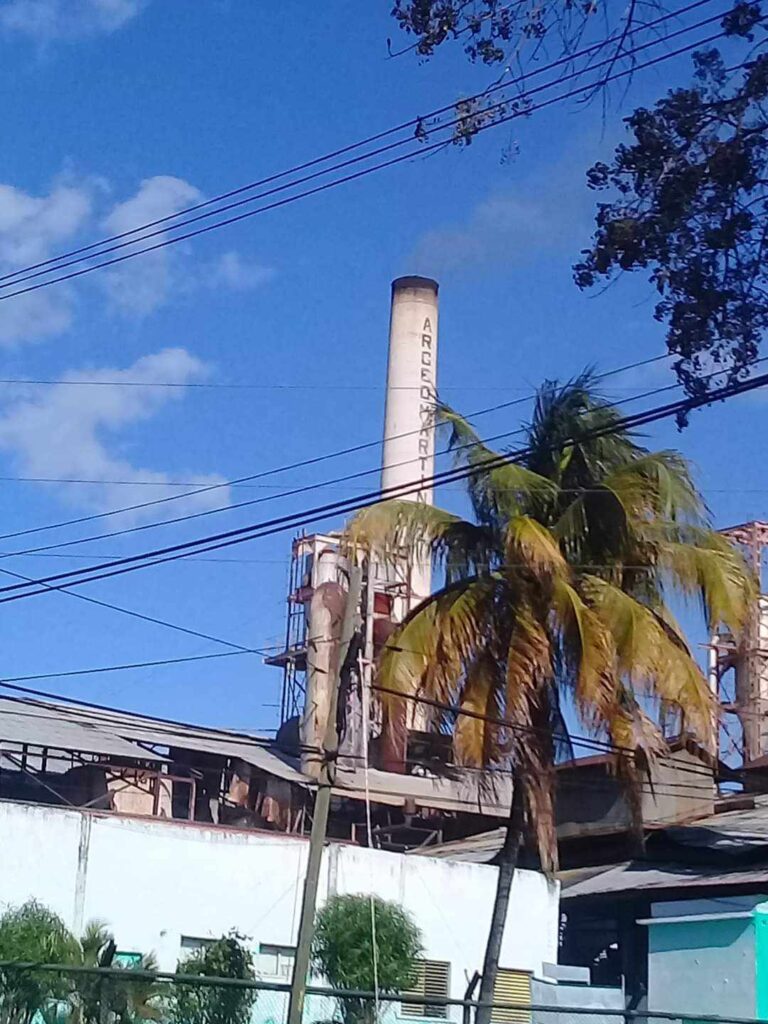 raidelveloz's tweet photo. Central Argeo Martínez de #Guantánamo el ingenio cubano con mayor balance de caña propia @Azumat_Azcuba @GAzcuba https://t.co/ocCQnrCX1q