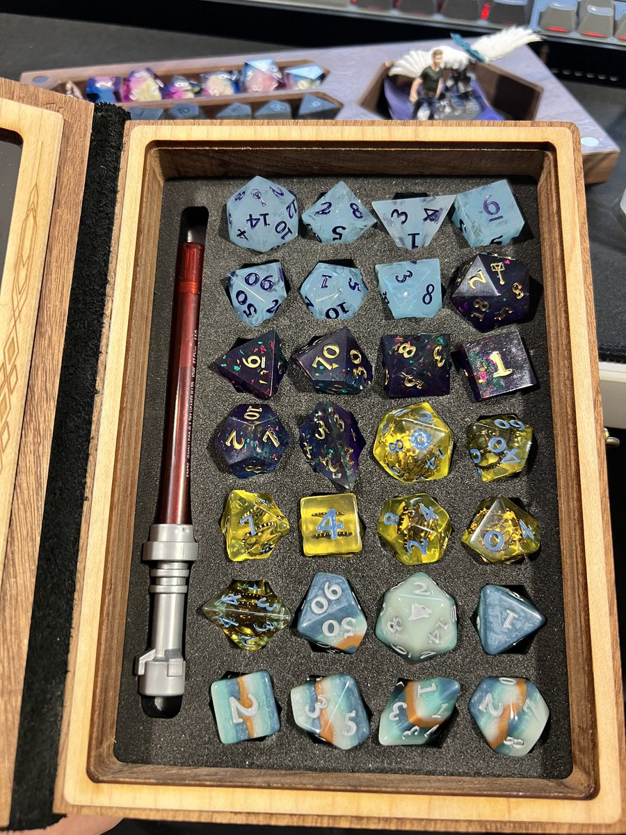 _TheBehr_'s tweet photo. Forgot to take a picture of this but got my bells hells spell book finished with my favorite characters sets @CriticalRole https://t.co/5K3k6W1wc8