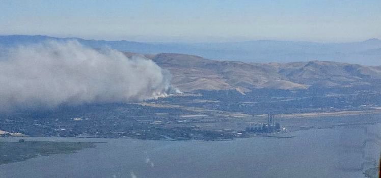 HotshotWake's tweet photo. New Start: The John Fire, initially mapped at 55 acres.
This fire is in Contra Costa County,
California.
John Henry Johnson Pkwy, Ripple Rouge Rd in Pittsburg.
#cafire #wildfire #cawx #johnfire https://t.co/crxuQ9x7Kk