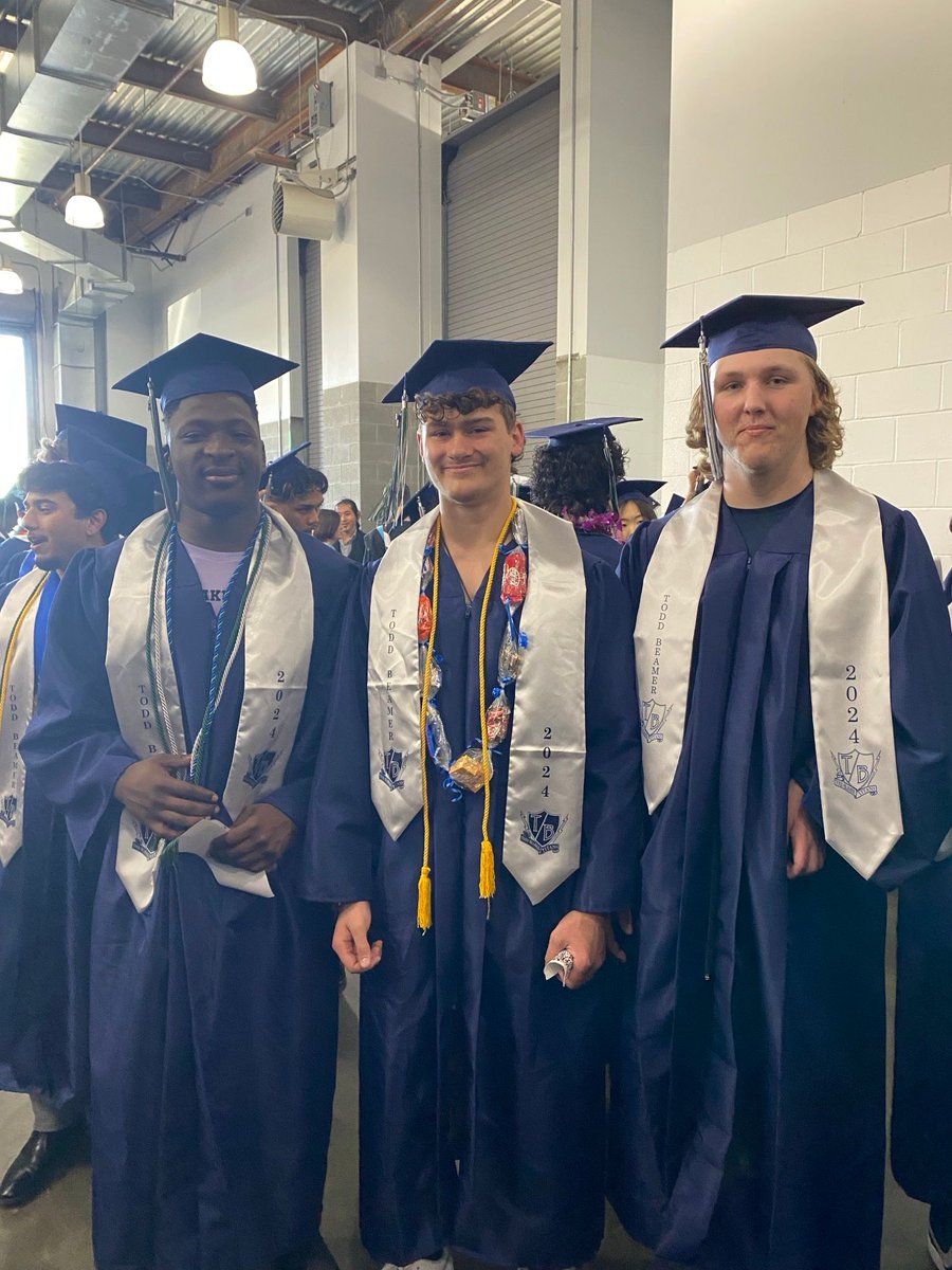 FWPS210's tweet photo. Congratulations, TBHS Class of 2024! 🎓 Your future is bright! #TitanGrad #Classof2024 @TBTitans. Watch the graduation livestream at https://t.co/6TAGlRcx88 https://t.co/dBb3OkCQnI
