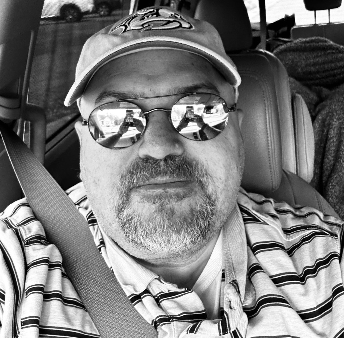 Quote post yourself in black and white.  🖤🤍🐍

#Sneketoshi 🐍💗🦋🐊