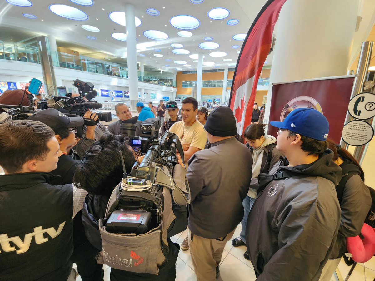 TheSheilaNorth's tweet image. #Weechihototan back in Wpg greeted by @MKO_North Grand Chief Settee, staff, and media Followed by lunch and performance by @gunktah @LisaMuswag I miss them all already Ekosanil @LiveDiff @westjet #Bunibonibee #Sapotaweyak #Nisichiwayasik Chiefs, Councils, communities and families