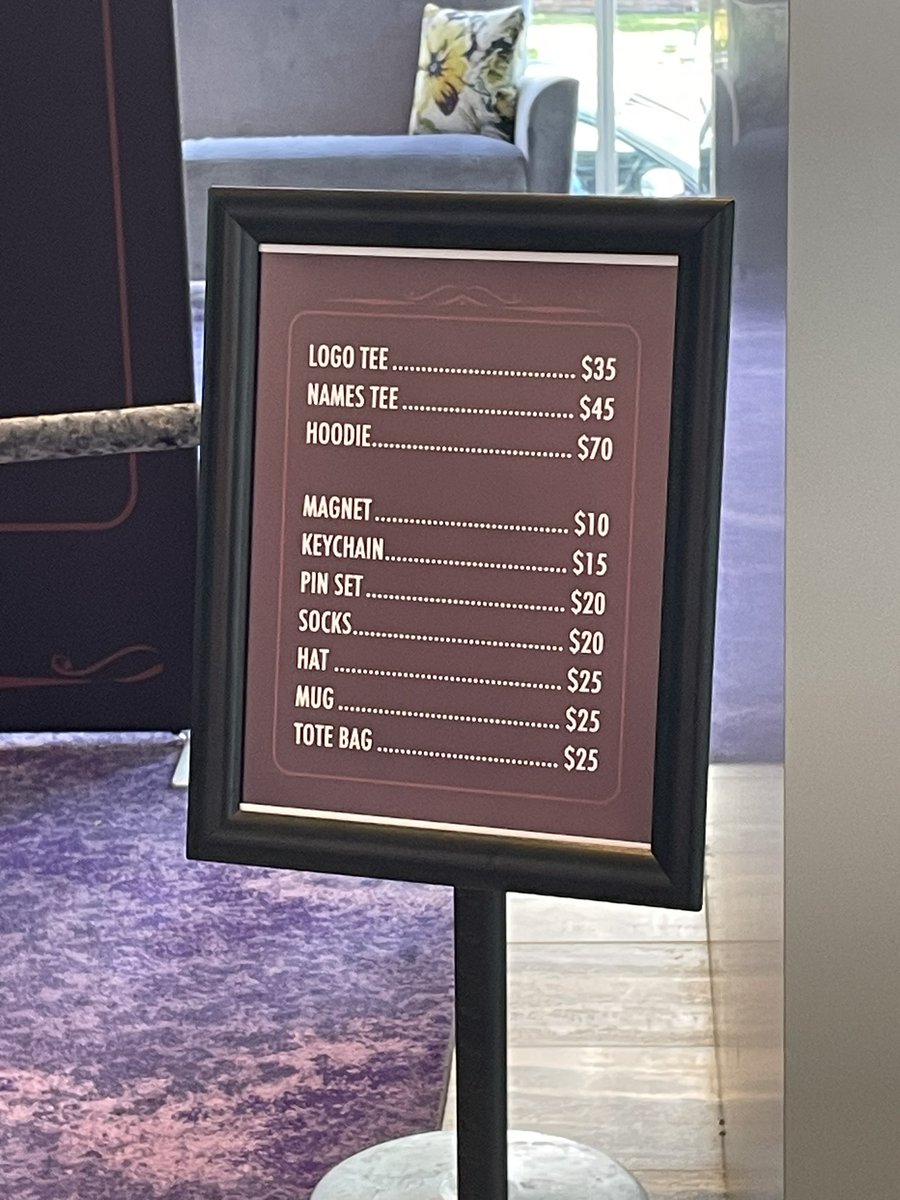 jonathanhjones's tweet photo. Clue at @DrPhillipsCtr in Orlando @ClueOnTour #clue #clueontour #cluemerch #clueanewcomedy #clueliveonstage #cluemerchandise https://t.co/xUMFXP9f9A