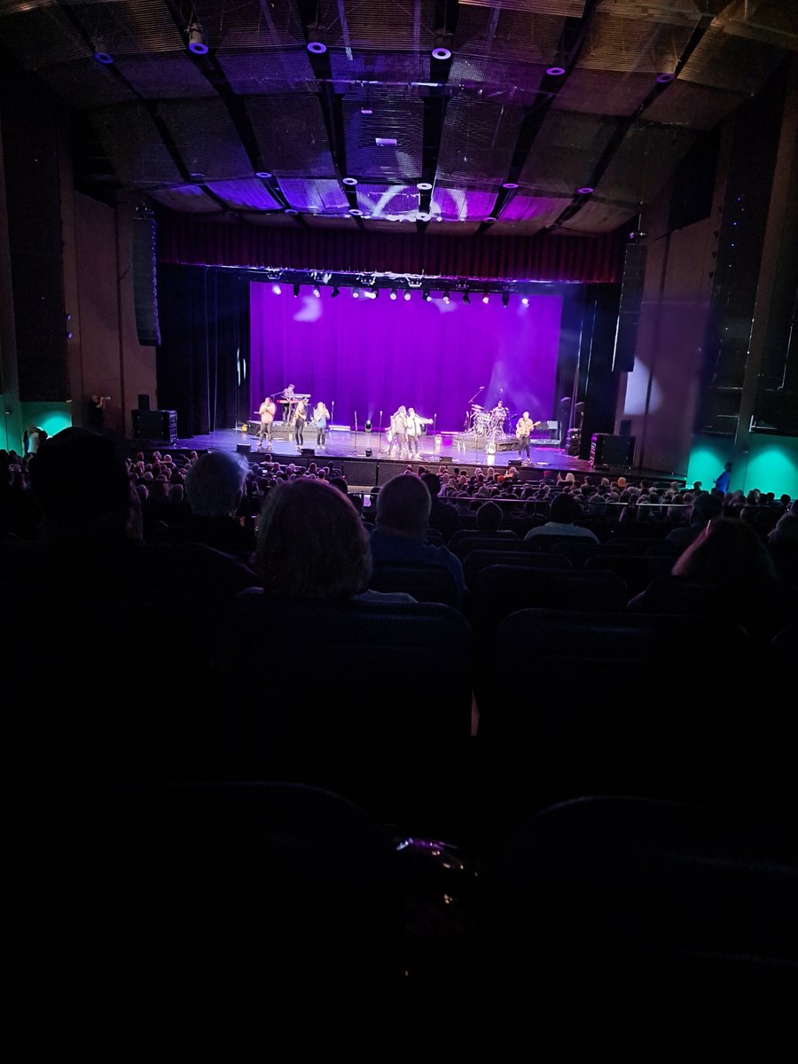 dsutton24's tweet image. Leonid and Friends put on a great show for us!