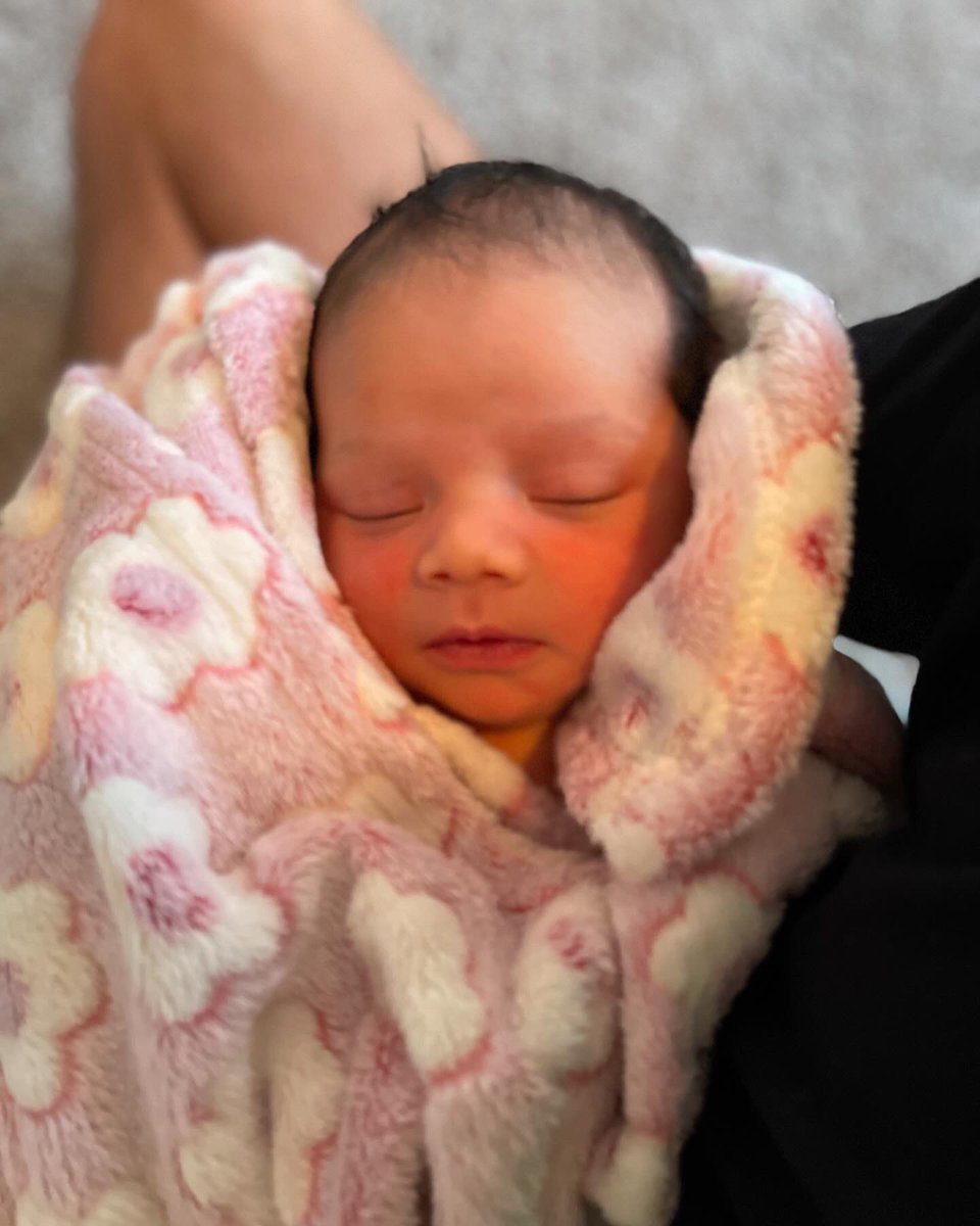 brunotony's tweet photo. Soaking up all the little loves! https://t.co/WRsiRQIOC5