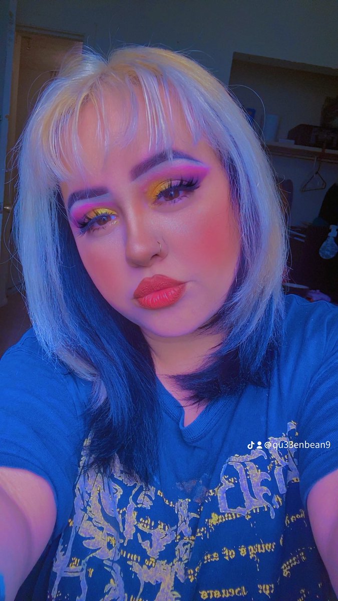 Qu33en_bean tweet media