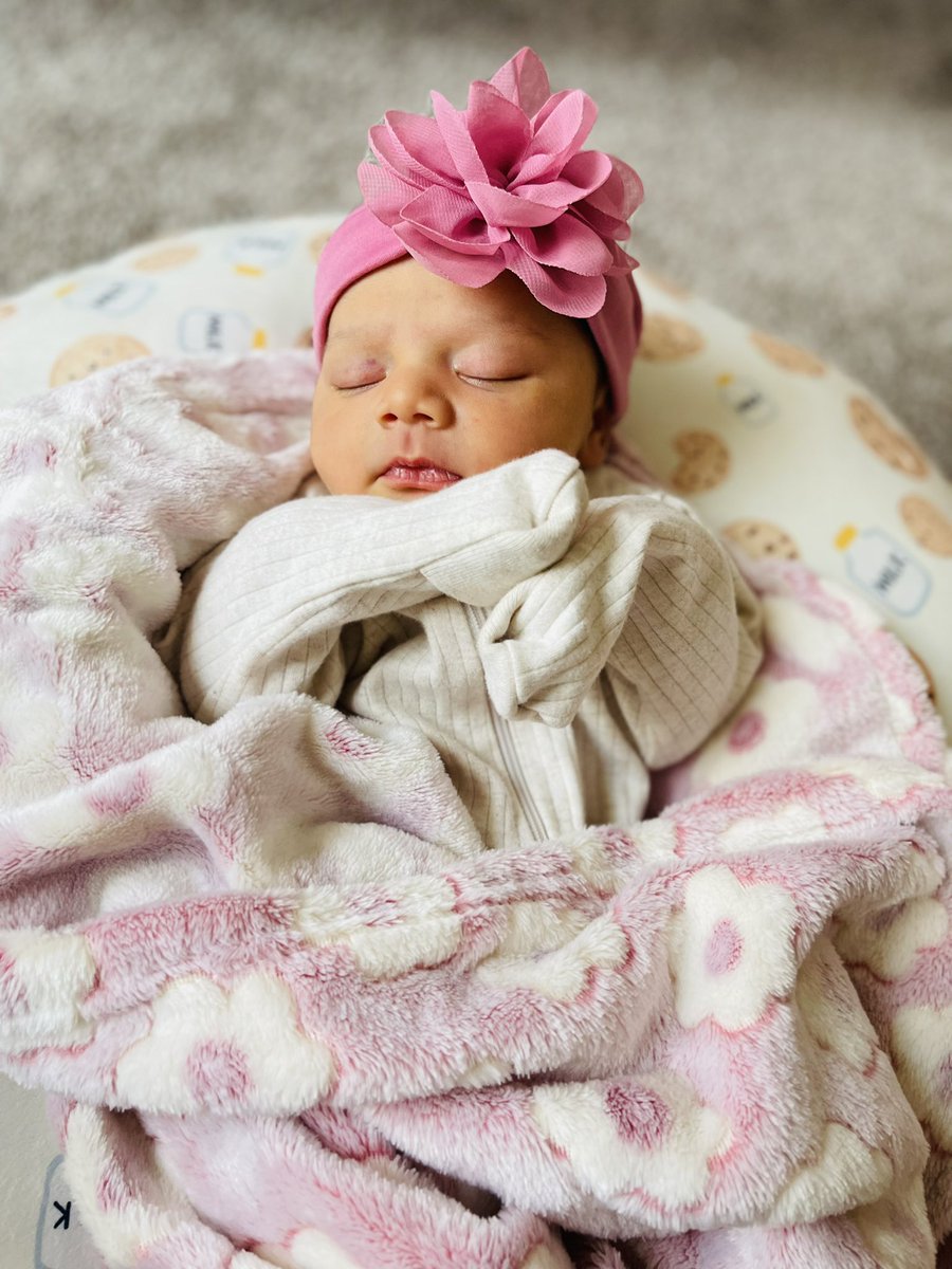 brunotony's tweet photo. My little Kahlani bug! https://t.co/BUChBKkeJB