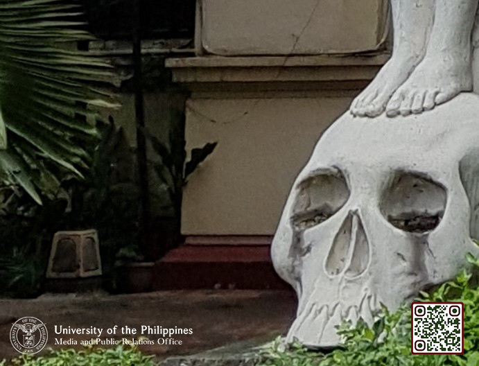 upsystem's tweet photo. Alam mo ba kung ano ito?
#UPNatingMahal: Tara na’t hulaan natin kung ano ito! Maaaring ipadala ang sagot hanggang 11:59 ng gabi mamaya sa pamamagitan ng QR code na makikita sa larawan.
Basahin dito: https://t.co/K7raXAEale https://t.co/Yi5OaVnQES