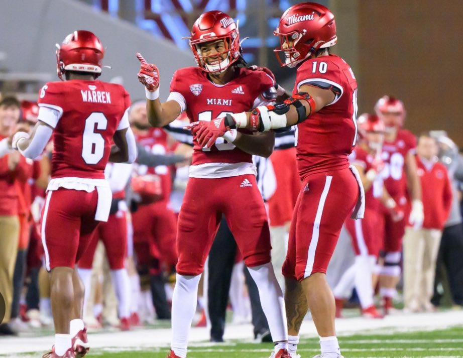AjMarks_1's tweet photo. Blessed to receive Offer #20 from @MiamiOHFootball! Thx for the opportunity @DBCoachWhite @Martin_Miami_HC🔒
@IMGAFootball @RisingStars6 @Spotlight39_Pod @Compete24_ @CoachMcCannERT @RocCarmichael @TheUCReport @dhglover @BALLERSCHOICE1 @ODFBall @TheSHOWByNXGN @PrepRedzoneFL https://t.co/1nih6A8XaR