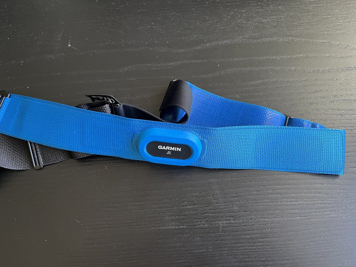 One year of swimming. Start to wear HRM recently. It feels a bit dork but captures my aerobic/anaerobic load accurately.