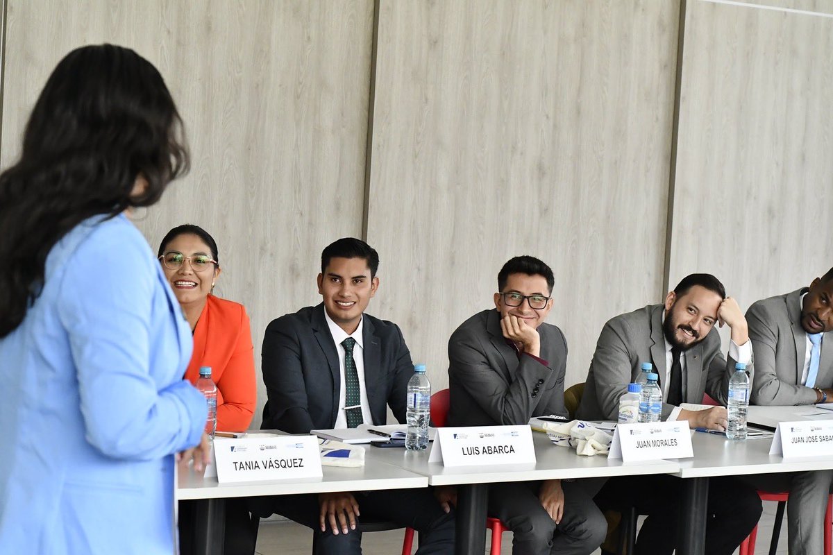 Finalizamos la Fase presencial del 2do Módulo - Escuela de Presidentes 🇪🇨

20 becarios de todo el país, aprendieron de Gestión pública y compartieron espacios de aprendizaje junto a los Ex candidatos presidenciales, <a href="/ottosonnenh/">Otto Sonnenholzner</a> y <a href="/PacoMoncayo/">Paco Moncayo G.</a>

#ProfesionalizarLaPolitica