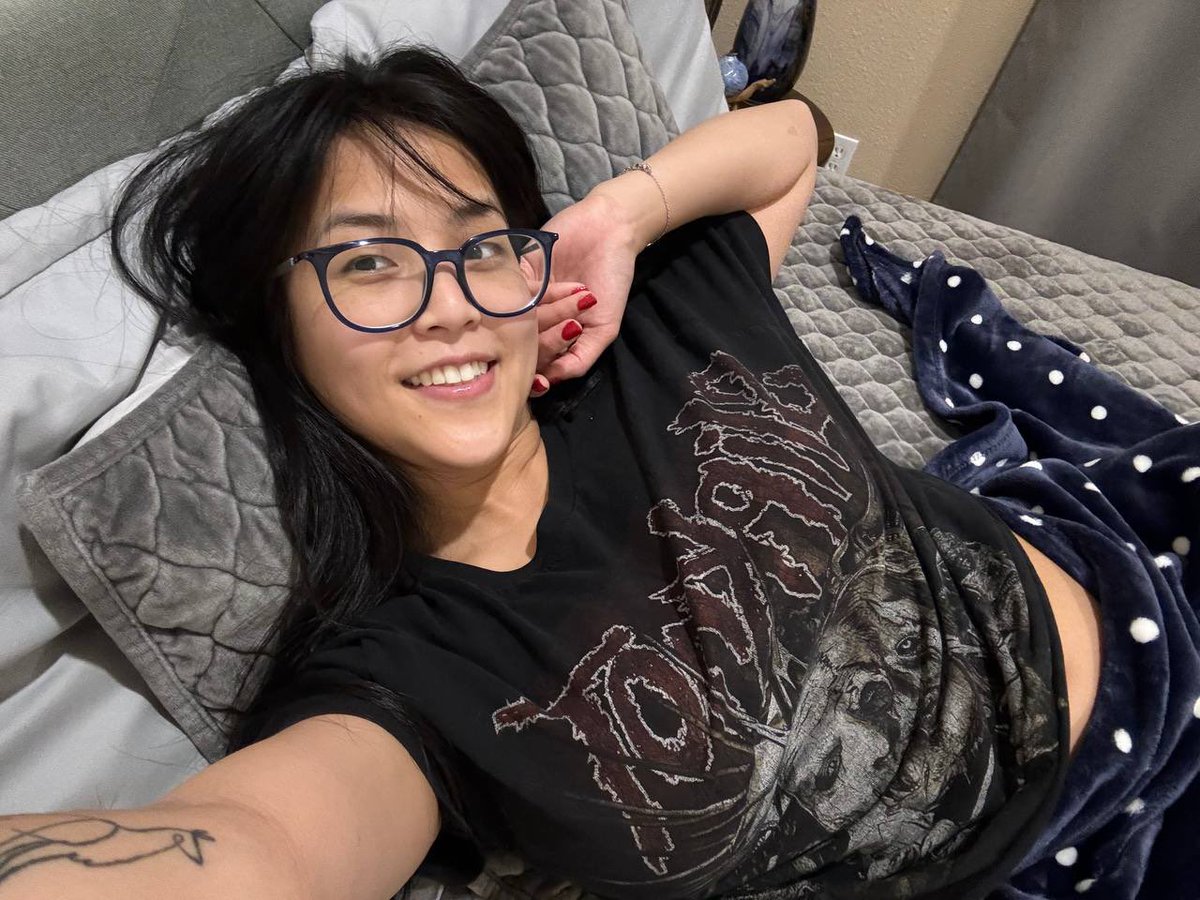 Say Hi and I’ll DM you the nudy version 👇 