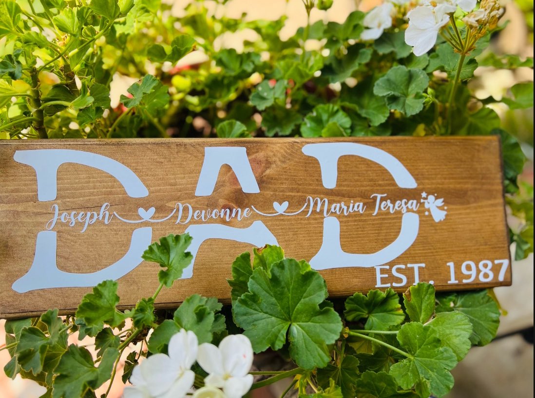 NoahsArk2021's tweet photo. Not too late to order your Fathers Day sign!! Contact me for more details. https://t.co/12ZWjnD1aT