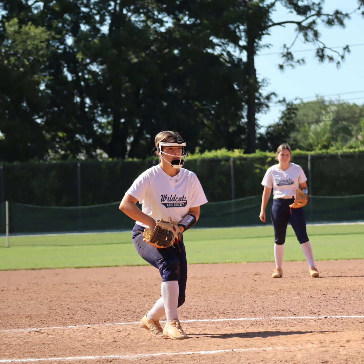LeeWildcats's tweet photo. Great warmup this weekend to @BackwardsKJax in 2 weeks. Can't wait.  #softball #college #fastpitch https://t.co/EhrLZvmE8m