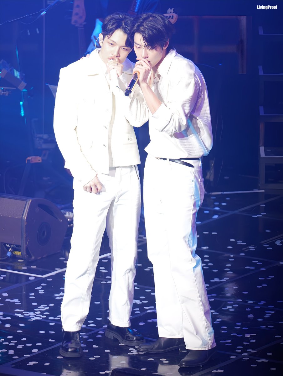 NF_LivingProof's tweet photo. 240609
N.Flying LIVE ‘HIDE-OUT’ 
DAY 3🔦

#NFlying #엔플라잉 #HIDE_OUT
#이승협 #승협 #LeeSeungHyub
#유회승 #YooHweSeung https://t.co/qyiXNhxaWG