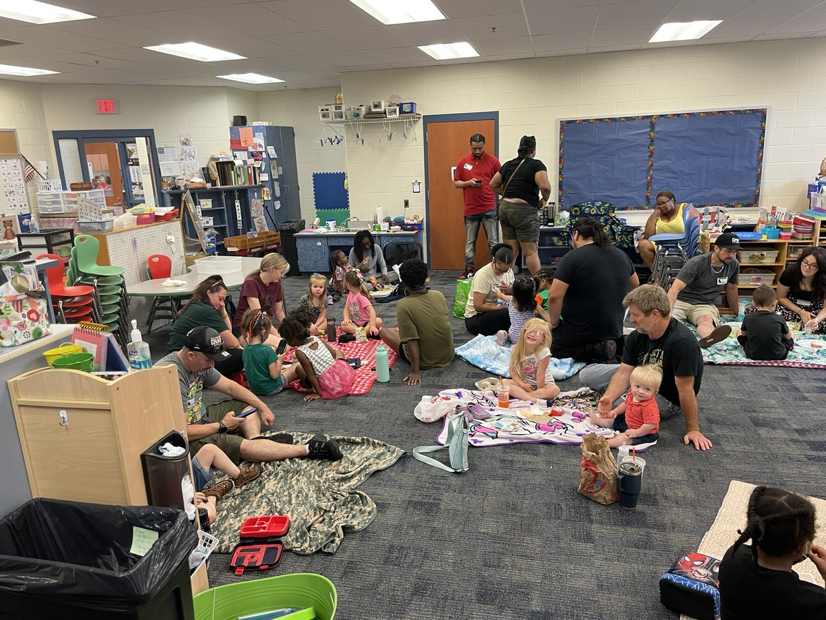 GaleBaileyES's tweet image. Celebrating milestones with the little ones! Gale-Bailey marked the moment with Pre-K students and families by hosting an indoor picnic. Thank you, Ms. Herbert, Ms. Busey, Ms. Sellers and Ms. Gaines🦁
#PreKFun #SchoolMoments
#RainorShine