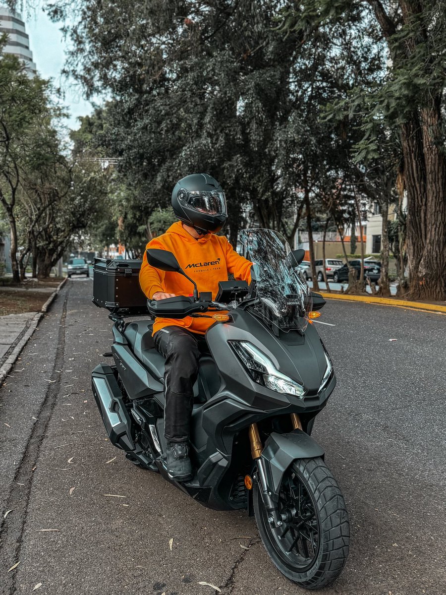 marriagac's tweet photo. Urban mobility 💥 
.
.
.
#Honda #ADV350 #scooter #bigscooter #urbanmobility #urbanride https://t.co/Jeikm3BDJq