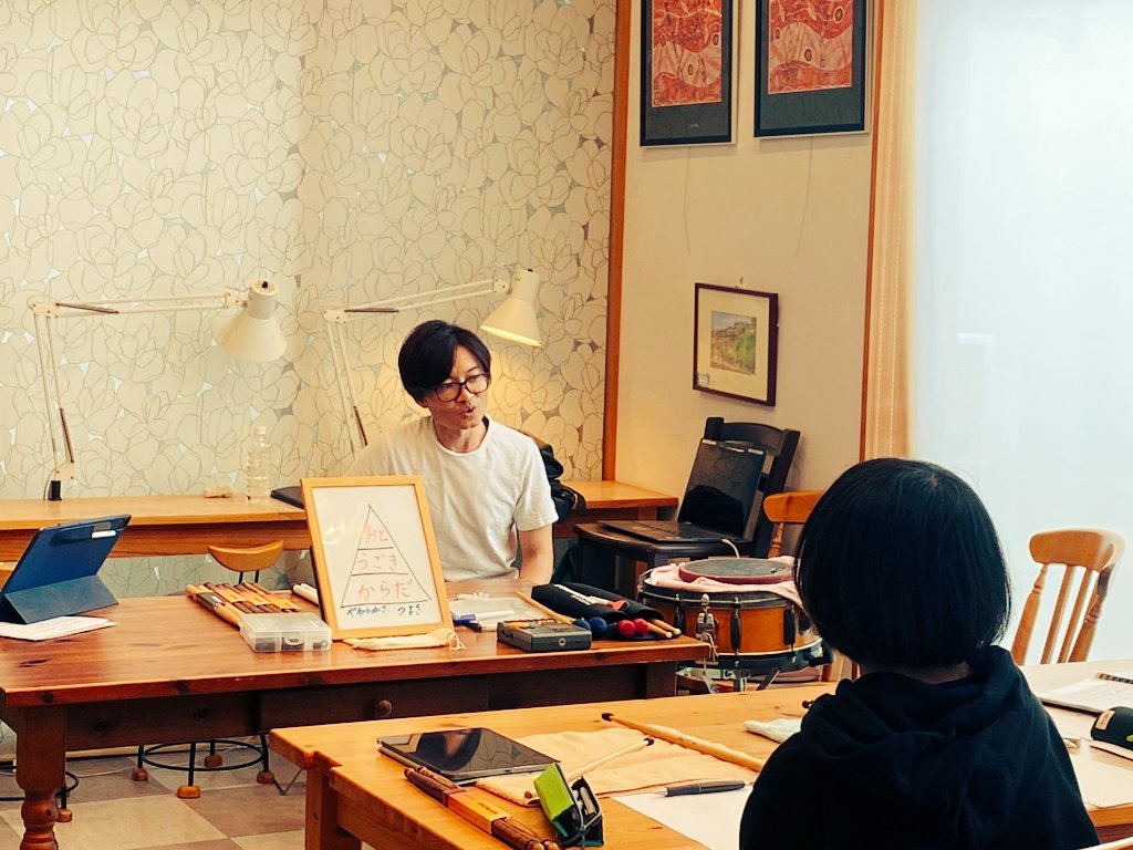 Kenji_Rudicbase's tweet photo. ご参加のみなさま、ありがとうございました😊
異次元のワークショップ、無事に終了いたしました。これから色々知っていく学生さん、大人の方、そして毎日まいにち夢を与えているパフォーマーの方まで、かなり幅広くご参加いただきました。🔥
また次回も是非ご参加ください🥸
#演奏
#極める
#大窪研二 https://t.co/CXMdCe2XJa