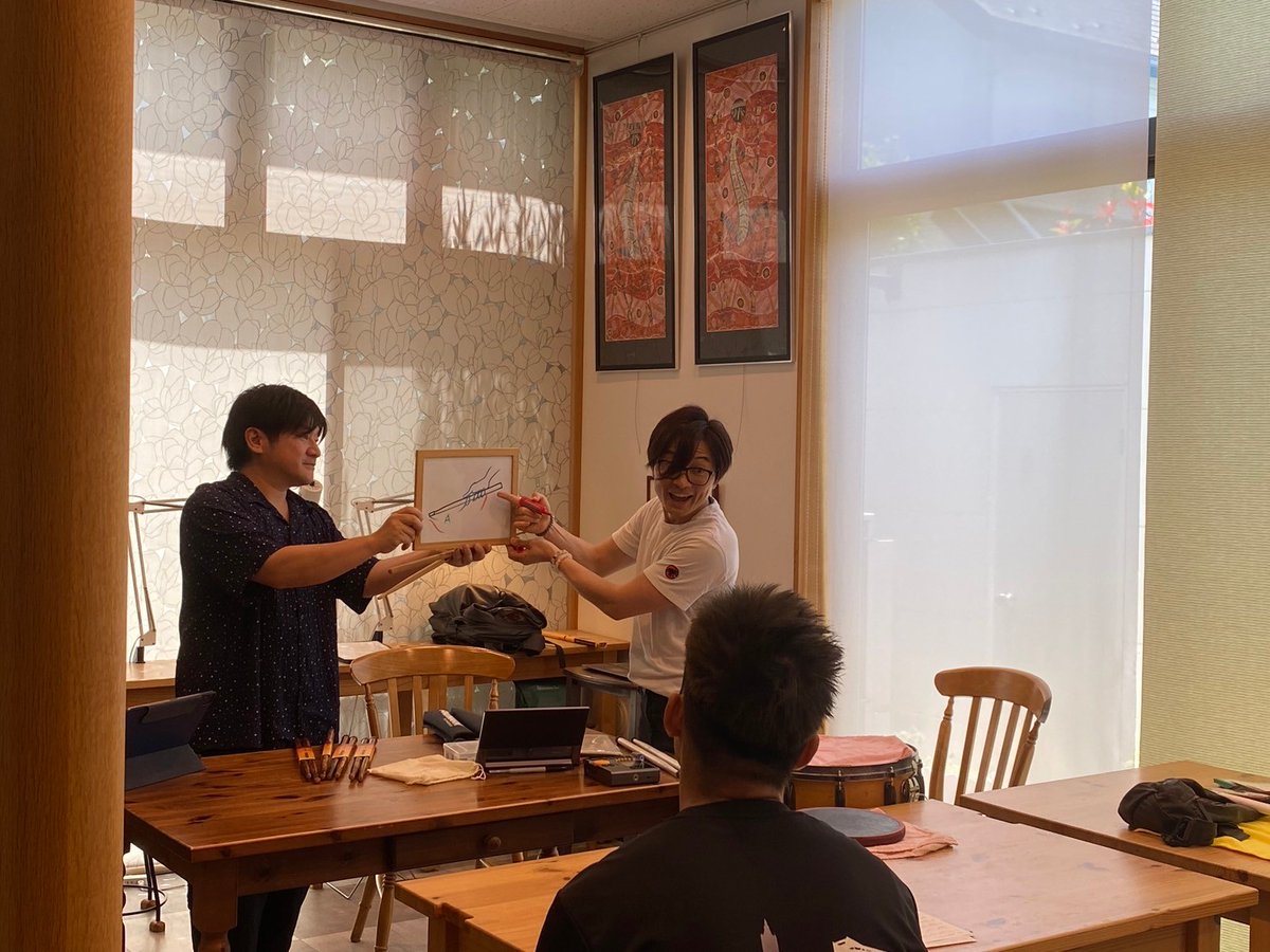 Kenji_Rudicbase's tweet photo. ご参加のみなさま、ありがとうございました😊
異次元のワークショップ、無事に終了いたしました。これから色々知っていく学生さん、大人の方、そして毎日まいにち夢を与えているパフォーマーの方まで、かなり幅広くご参加いただきました。🔥
また次回も是非ご参加ください🥸
#演奏
#極める
#大窪研二 https://t.co/CXMdCe2XJa
