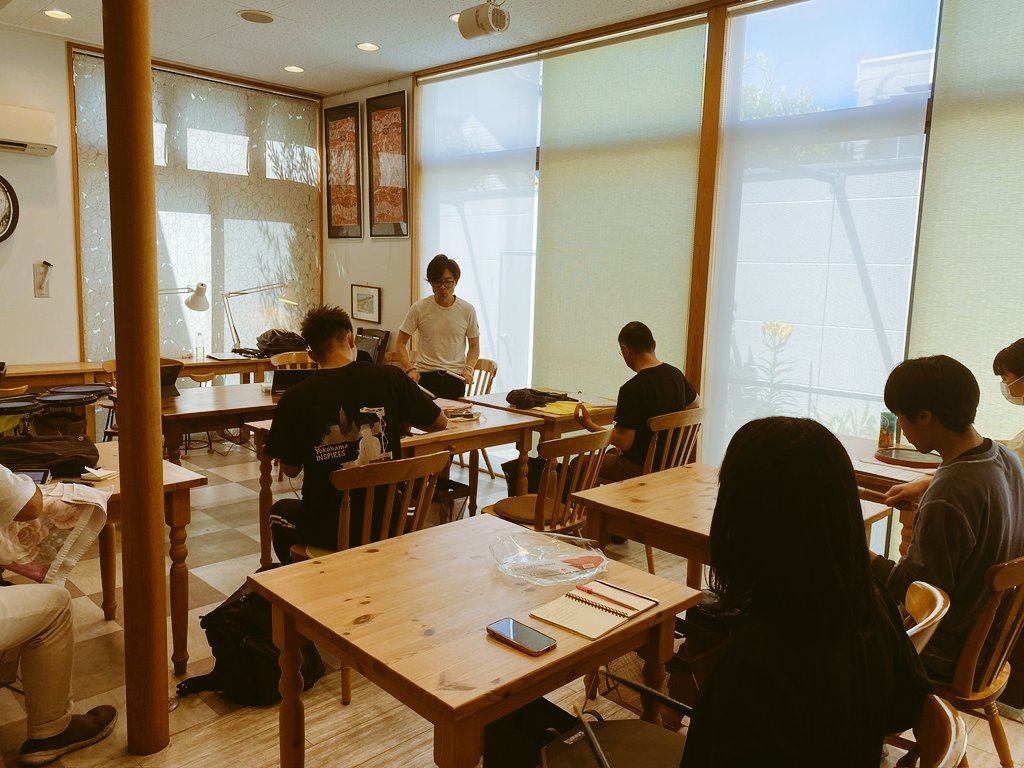 ご参加のみなさま、ありがとうございました😊
異次元のワークショップ、無事に終了いたしました。これから色々知っていく学生さん、大人の方、そして毎日まいにち夢を与えているパフォーマーの方まで、かなり幅広くご参加いただきました。🔥
また次回も是非ご参加ください🥸
#演奏
#極める
#大窪研二