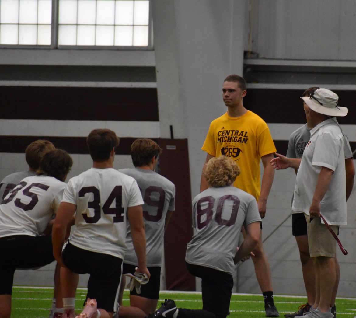88jackcarlson's tweet photo. Had a great camp at @CMU_Football yesterday! Thank you to the coaches for helping me get better. 
@CoachCalley21 @CoachMurphy87 https://t.co/XsdJzceyGy