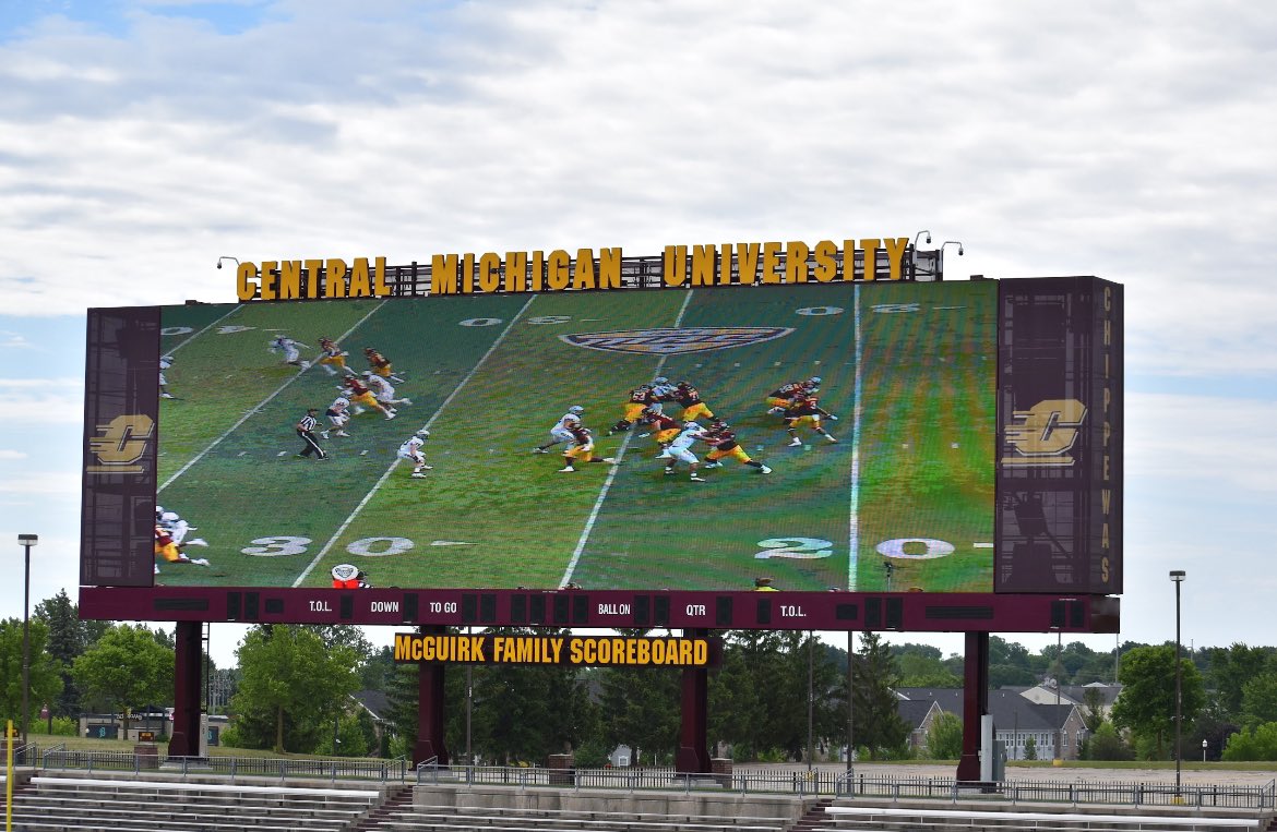88jackcarlson's tweet photo. Had a great camp at @CMU_Football yesterday! Thank you to the coaches for helping me get better. 
@CoachCalley21 @CoachMurphy87 https://t.co/XsdJzceyGy