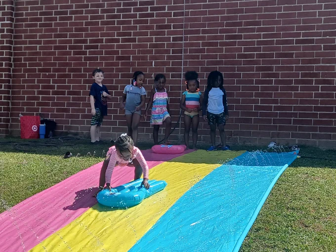 Image from EO Young Elementary (@eotigers)