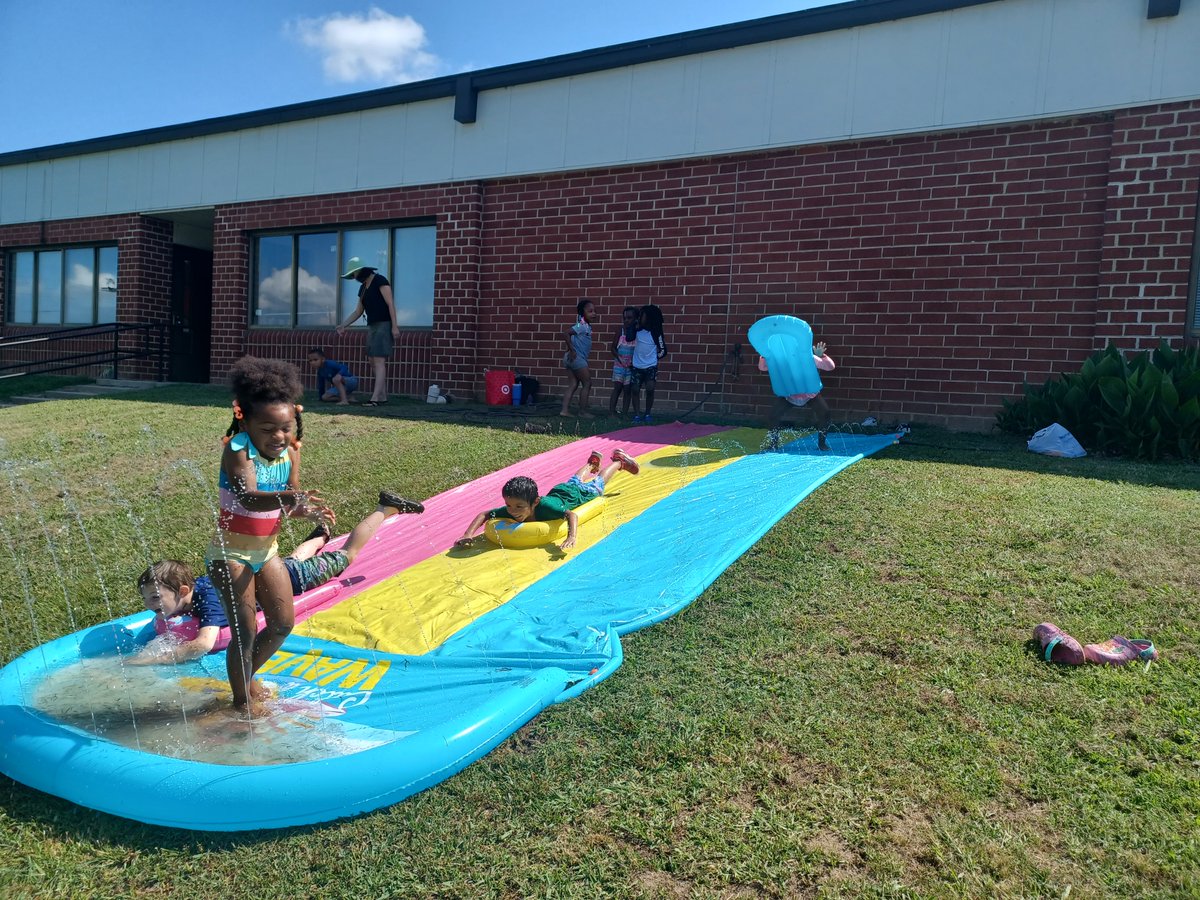 EO Young Elementary tweet media