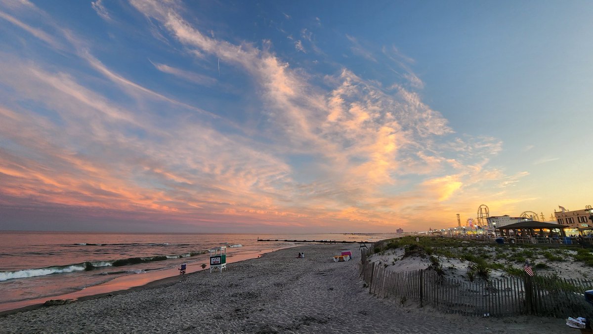 SheilaShowPHL's tweet photo. Weekend vibes.☀️🏖
Summer lovin.
#OCNJ #OCBP
#OceanCity https://t.co/EFXnnteVuc
