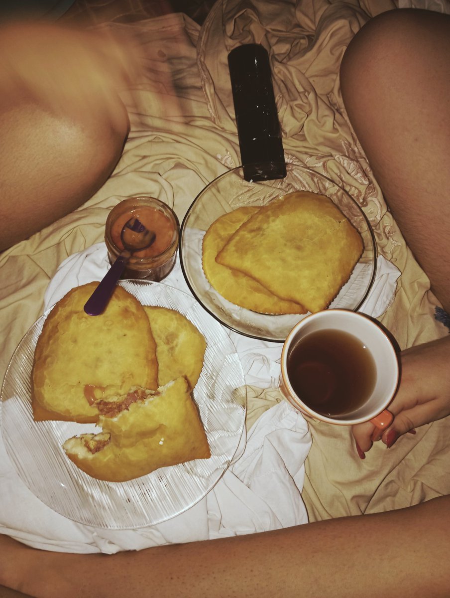 Emiilyvi's tweet photo. resumo do fim de semana https://t.co/rAY0wq4xK9