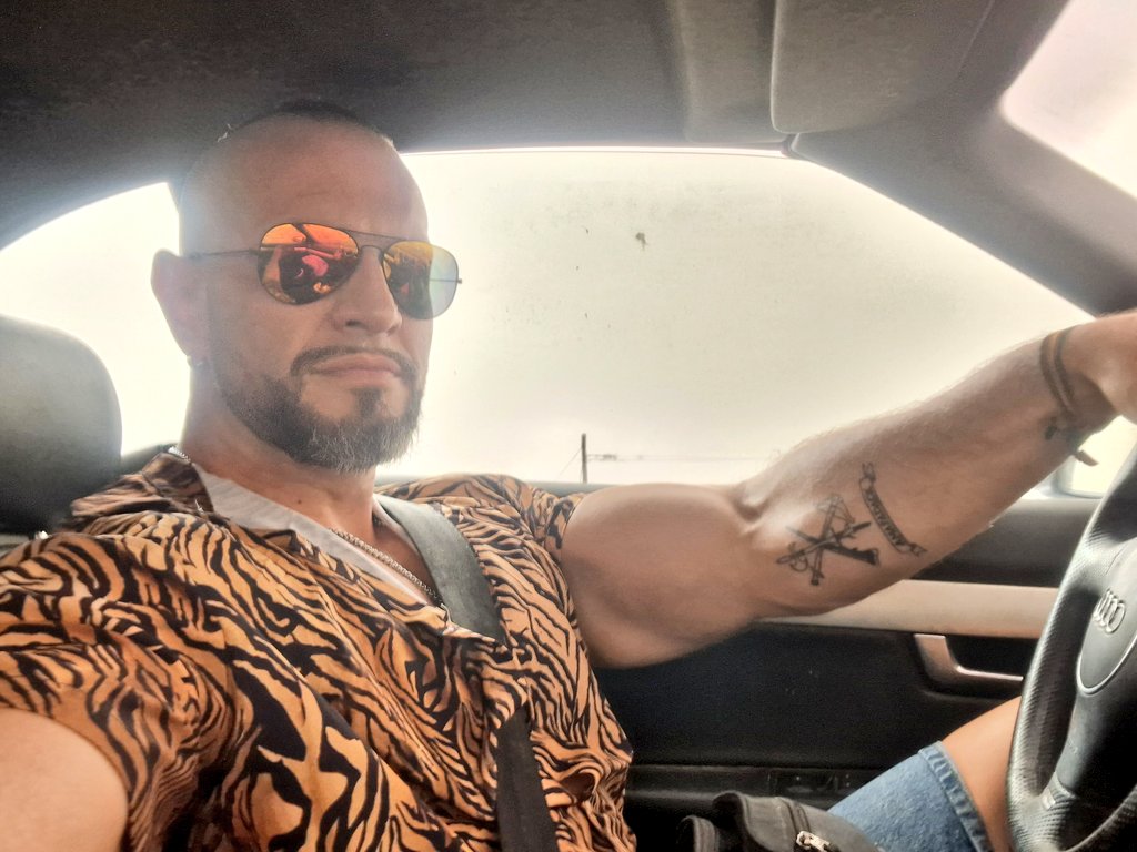 Carlos98509991's tweet photo. Me tienes miedo? https://t.co/mBSLa33Di1

#chulazo #hombresexy #pajilleros https://t.co/3pG9d4Uk39