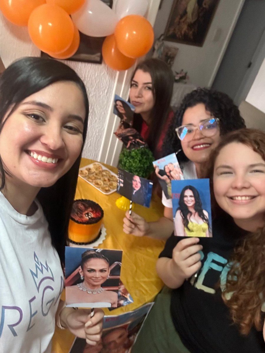 lettyregal's tweet photo. The #Atlas party for the #eegals and #jlolovers birthday @lettyregal @CamilaNaiara18 with @laay_diniz01 @lovejlobr

@lanaparrilla 
@JLo

#atlas #keepitregal #theregalboutique #kir #bithday #party #evilregal #teamregal #lanaparrilla #jlo https://t.co/9yqbBSp4AT