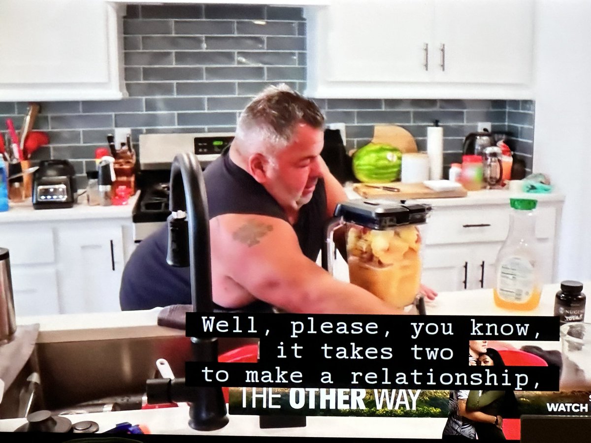 FranksLawnmower's tweet photo. Is #NoNeckEd aka belly like a Turtle Shell making 64 ounces of smoothies for 8 people? No wonder FatsoRatso is an apple shaped major heart attack waiting to happen! #90DayFiance #90DayFianceHEA #90DayFianceHappilyEverAfter https://t.co/p6MYF6VHkU