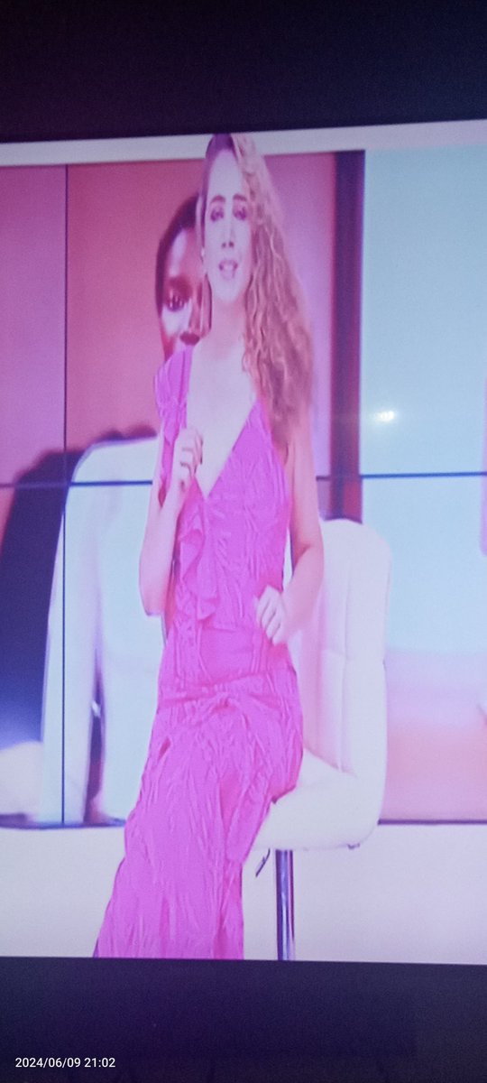 AlessaGomor's tweet photo. Buenas noches mi hermosa @amparitoccc
Ya estamos en sintonía con @HashtagACCC
Disfrutando de tu hermosa y glamourosa presencia.
Vestido de #Caile de las tiendas de @Haciendasb
De todo mi gusto ☺️ https://t.co/0OjkLA0tVa