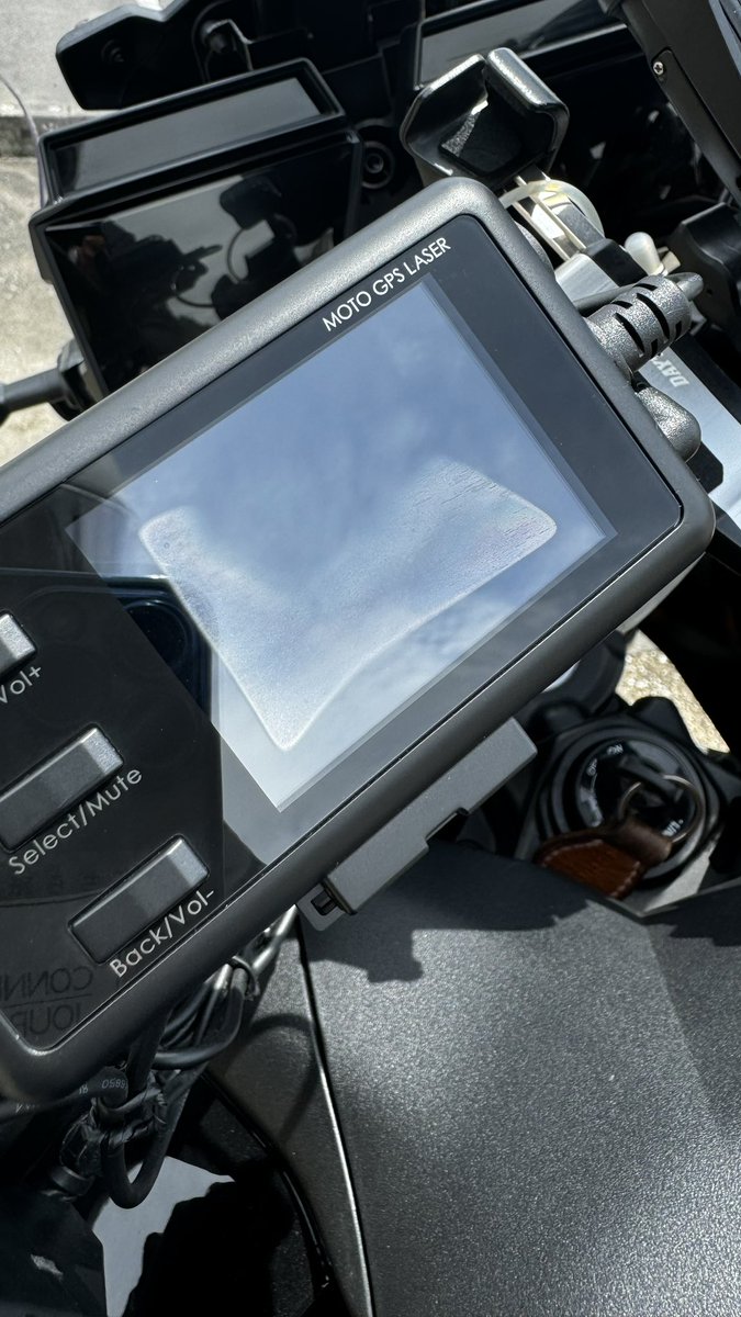 先日神対応で新品と交換して頂いたデイトナさんのGPS LASER。
やっぱり以前の物と同じくディスプレイが曇る…
地域や環境によるとは思うけどこれが限界なのか…😥
商品に個体差があるのか…
同じ人います？？
#DAYTONA_JP