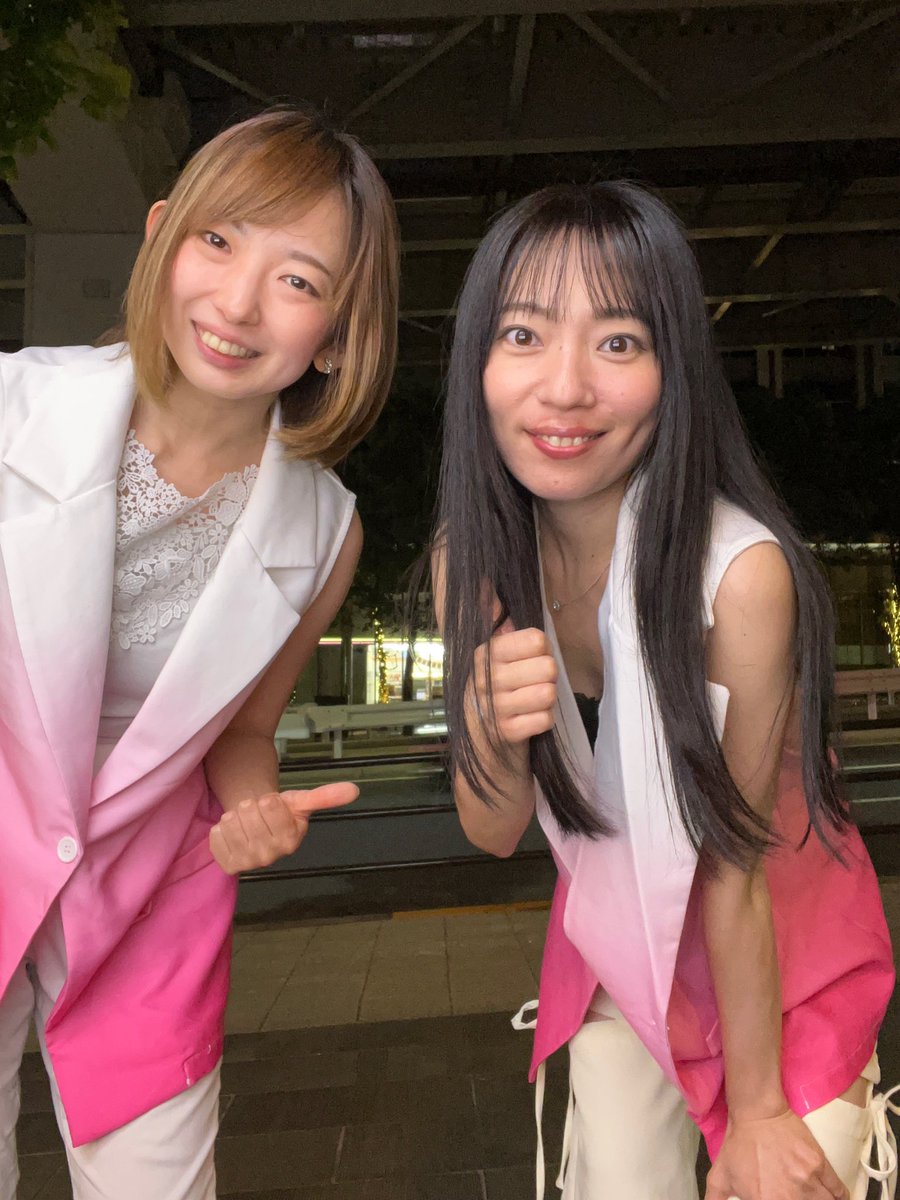 mirumpet's tweet photo. ロックな大人の音楽祭🥂ありがとうございました♪なんだかんだブラスガッツリ曲沢山で、ジャンルも幅広く楽しかったです☺️
終わった後も沢山のお客様にお声がけいただけて嬉しかった🌸🎺
皆で岡田士郎さんのhappy birthdayをお祝いしました🎂♪
#ロックな大人の音楽祭
#amsection https://t.co/YxDlqL7bm6